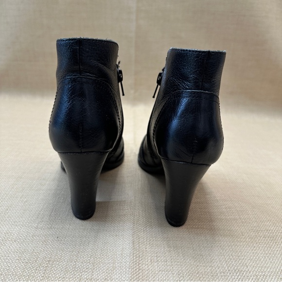 Born 'Claire' Black Leather Short Booties Boots - Picture 10 of 13
